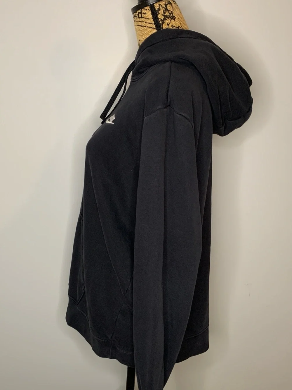 Nike Long Sleeve Drawstring Black Hoodie with Kangaroo Pocket